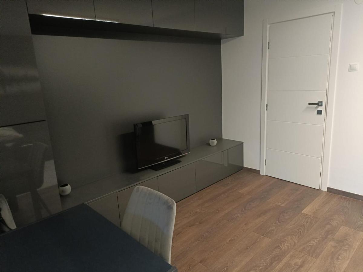 New Apartment Apartament Modern Recent Construit Modern Ujepitesu Tarsashazi Lakresz Miercurea Ciuc Luaran gambar